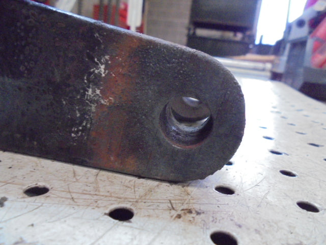 For CASE 4240 RH HYDRAULIC TOP COVER ARM 114724A1