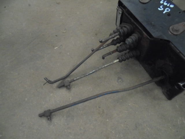 For FORD 5610 6610 7610 SQ CAB HYDRAULIC LEVERS & MOUNTING BOX