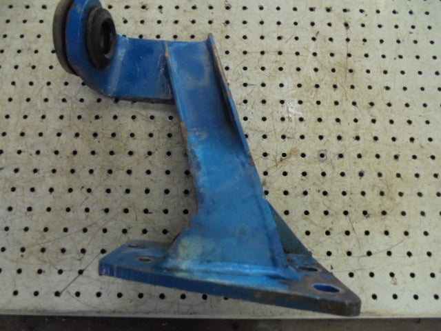 For FORD 4600 Q CAB RH FRONT CAB MOUNT