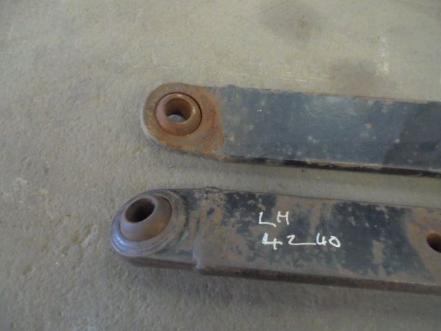 For CASE 4240 REAR HYDRAULIC ARMS - PAIR
