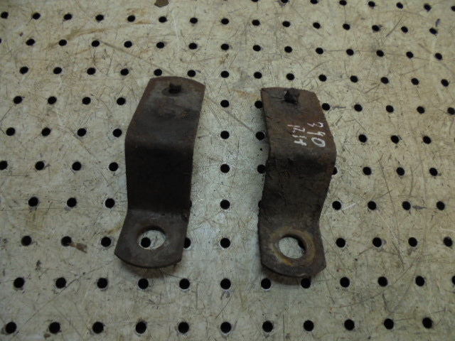 For MASSEY FERGUSON 300 series REAR AXLE REFLECTOR BRACKETS - PAIR