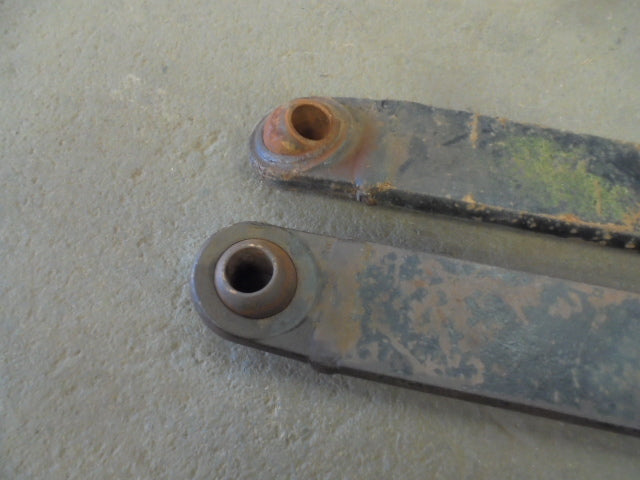 For CASE 4240 REAR HYDRAULIC ARMS - PAIR