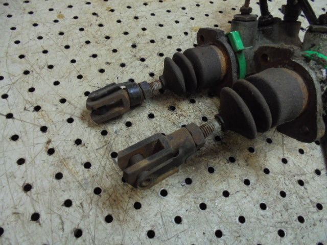 For CASE 4240 LP CAB BRAKE MASTER CYLINDERS & RESERVOIR ASSEMBLY