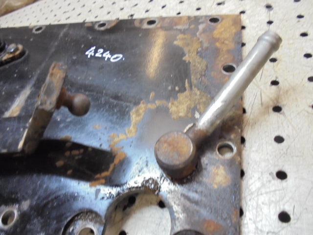 For CASE 4240/4230 GEARBOX TOP COVER PLATE