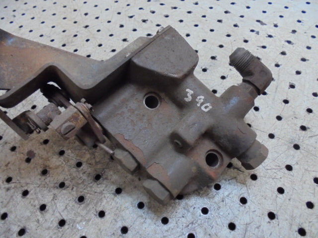 For MASSEY FERGUSON 390 HYDRAULIC TOP COVER ISOLATOR VALVE & LINKAGE