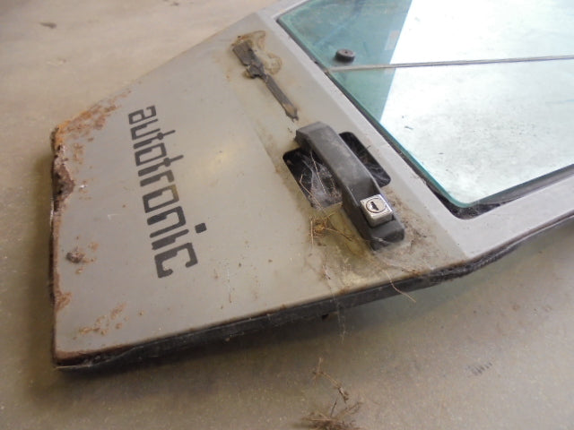 For MASSEY FERGUSON 3000 SERIES RH DOOR ASSEMBLY