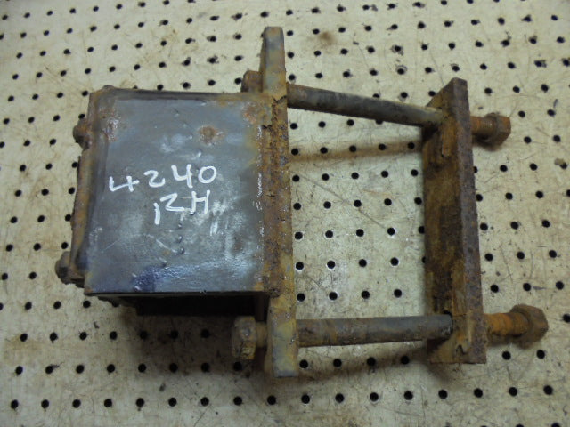 For CASE 4240 LP CAB RH REAR CAB MOUNT & BOLTS