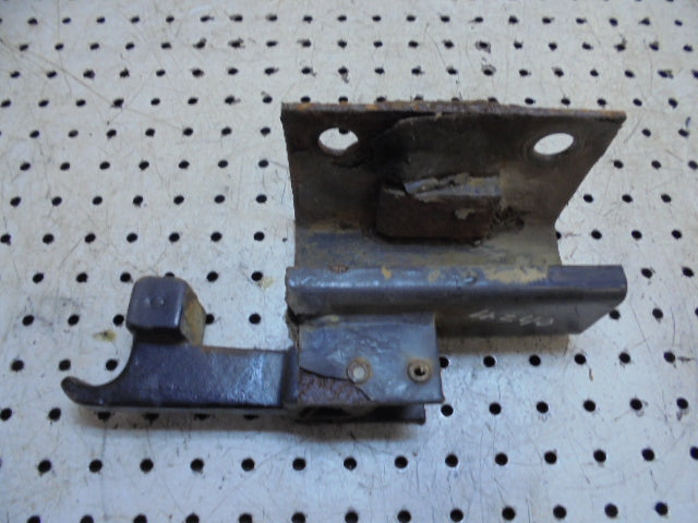 For CASE 4240/4230 LP CAB DRAWBAR/HOOK HOLDER