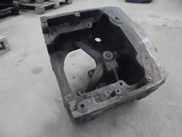 For FORD 5610 6610 7610 FRONT AXLE MOUNTING BOULSTER & STEERING ARM