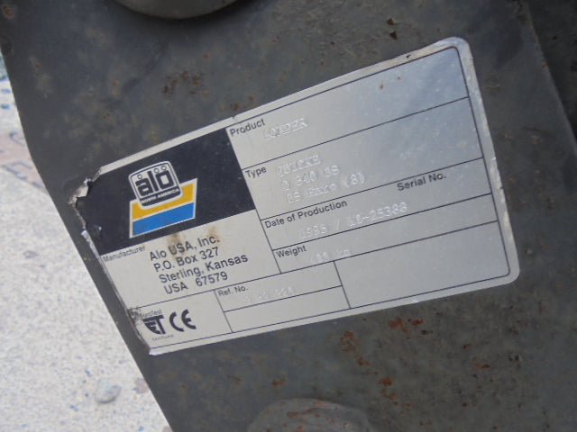 QUICKE 340US LOADER WITH BRACKETS TO SUIT FORD /NH 5640/6640/7740