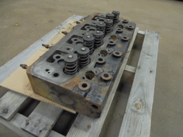 For CASE 4240 / 895 ENGINE CYLINDER HEAD ASSEMBLY