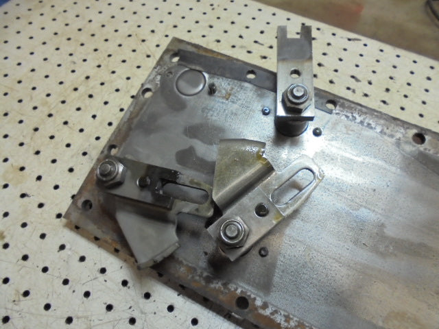 For CASE 4240/4230 GEARBOX TOP COVER PLATE