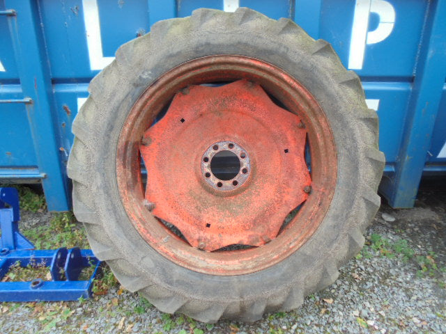 For DAVID BROWN 995 996 1390 13.6 X 36 REAR WHEELS & TYRES PAIR