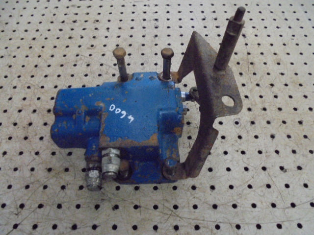 For FORD 4000 4600 SPOOL VALVE c/w LEVER SHAFT & BRACKET