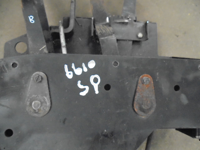 For FORD 5610 6610 7610 SQ CAB HYDRAULIC LEVERS & MOUNTING BOX