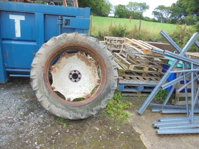 For FORD 4000 / 4600 13.6 X 36 REAR WHEEL & TYRE