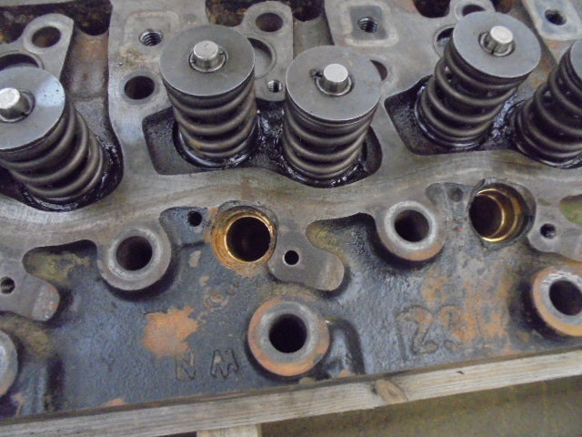 For CASE 4240 / 895 ENGINE CYLINDER HEAD ASSEMBLY
