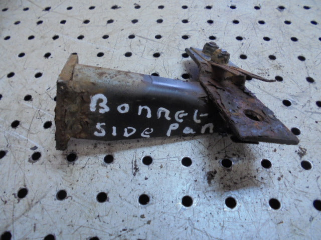 For CASE 4240 LH BONNET SIDE PANELS RETAINING BRACKET