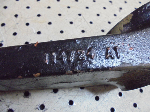 For CASE 4240 RH HYDRAULIC TOP COVER ARM 114724A1