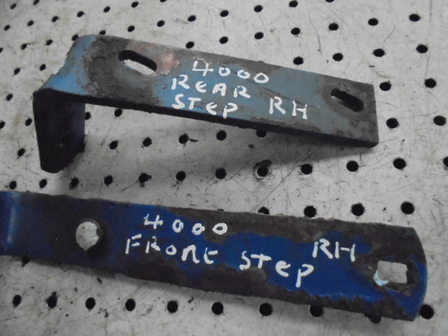 For FORD 4000 RH CAB FOOT PLATE MOUNTING BRACKETS