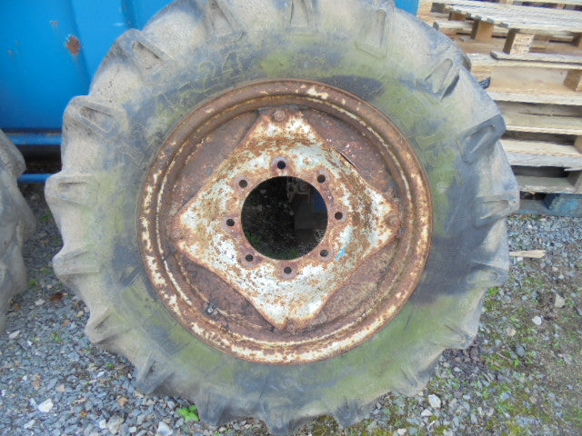 For FORD 5030 4wd 12.4 X 24 FRONT WHEELS & TYRES
