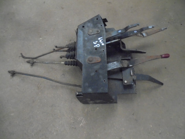 For FORD 5610 6610 7610 SQ CAB HYDRAULIC LEVERS & MOUNTING BOX