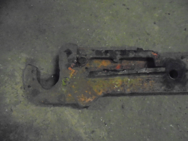 For DAVID BROWN 1490 PAIR HYDRAULIC ARMS WITH HOOK ENDS