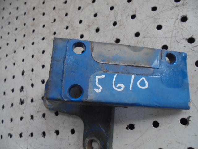 For FORD 5610 6610 7610 RH AUXILLIARY SPOOL VALVE MOUNTING BRACKET