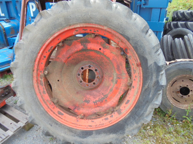 For DAVID BROWN 996 1210 13.6 X 38 WHEEL & TYRE