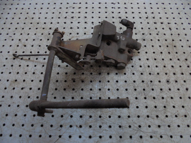 For MASSEY FERGUSON 390 HYDRAULIC TOP COVER ISOLATOR VALVE & LINKAGE