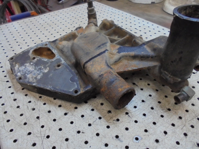 For CASE 4240 / 895 ENGINE WATER PUMP BACK PLATE