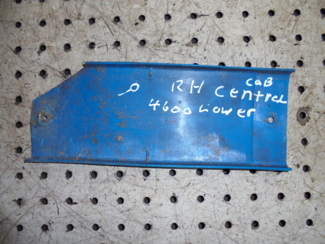 For FORD 4600 Q CAB RH CENTRE PILLAR LOWER PANEL / COVER