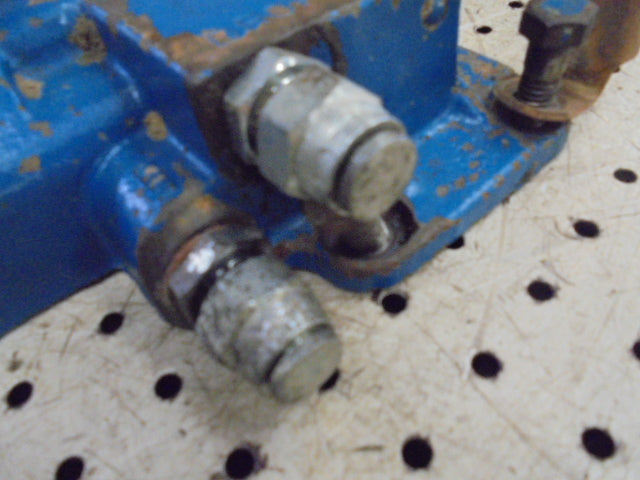 For FORD 4000 4600 SPOOL VALVE c/w LEVER SHAFT & BRACKET