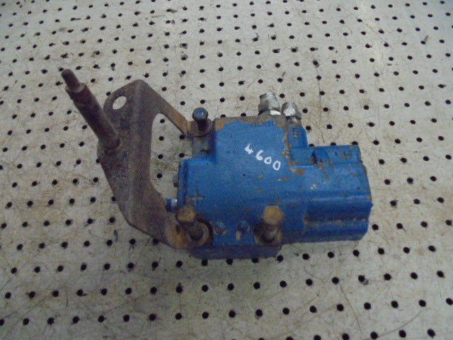 For FORD 4000 4600 SPOOL VALVE c/w LEVER SHAFT & BRACKET