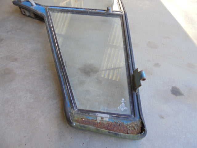 For FORD 5610 6610 AP CAB RH DOOR ASSEMBLY - EARLY TYPE
