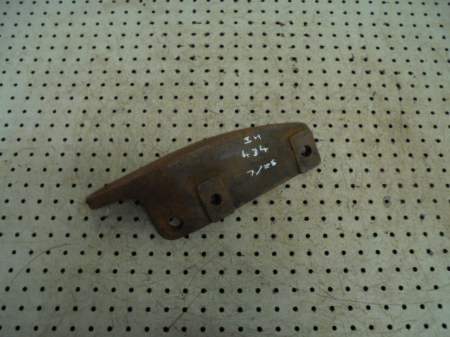 For INTERNATIONAL 434 HYDRAULIC ARM STABALISER BRACKET B
