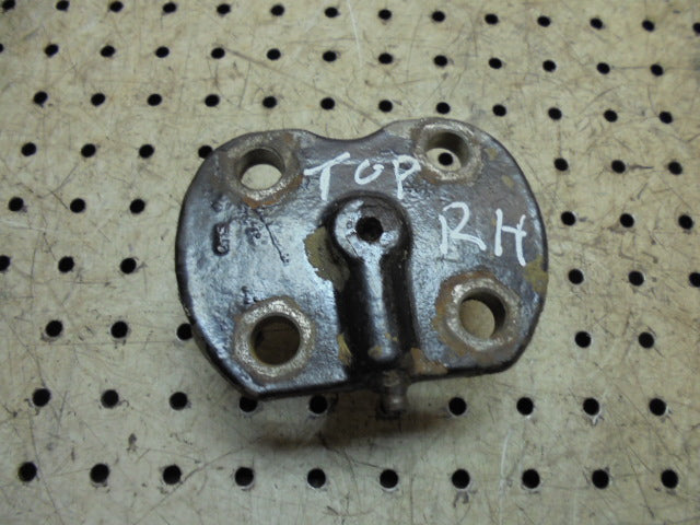 For CASE 4240,30 / 895 CARRERO 707 4wd FRONT AXLE RH SWIVEL TOP PIN