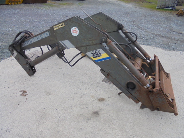 QUICKE 340US LOADER WITH BRACKETS TO SUIT FORD /NH 5640/6640/7740