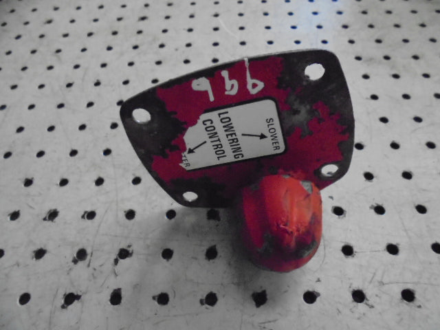 For DAVID BROWN 990 995 996 LOWERING CONTROL KNOB & PLATE