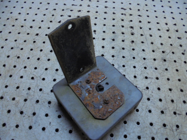 For CASE 42 Series LP CAB RH FRONT INDICATOR & SIDE LAMP BRACKET
