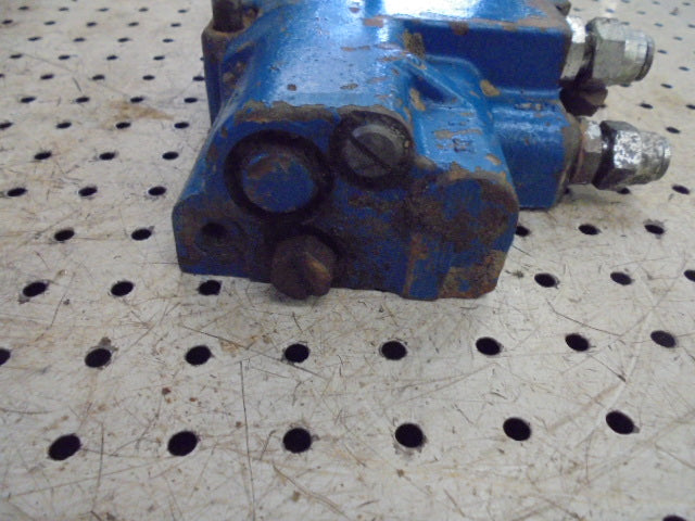 For FORD 4000 4600 SPOOL VALVE c/w LEVER SHAFT & BRACKET