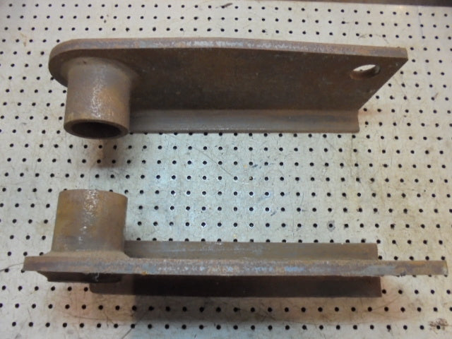 For MANITOU ATTACHMENTS WELD-ON BRACKETS - PAIR