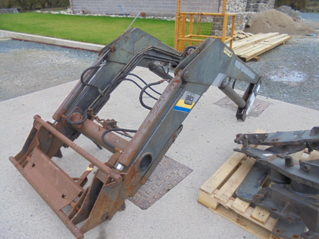 QUICKE 340US LOADER WITH BRACKETS TO SUIT FORD /NH 5640/6640/7740