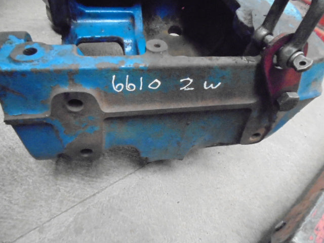 Ford 5610 6610 7610 Super Q Cab 2WD Front Axle Mounting Boulster