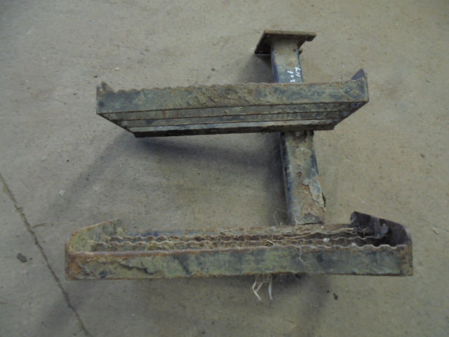 For FORD 5030 LH CAB STEP ASSEMBLY