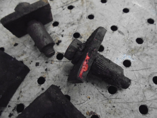 For David Brown 990 995 996 RADIATOR MOUNTING BOLTS WITH RUBBER MOUNTING WASHERS