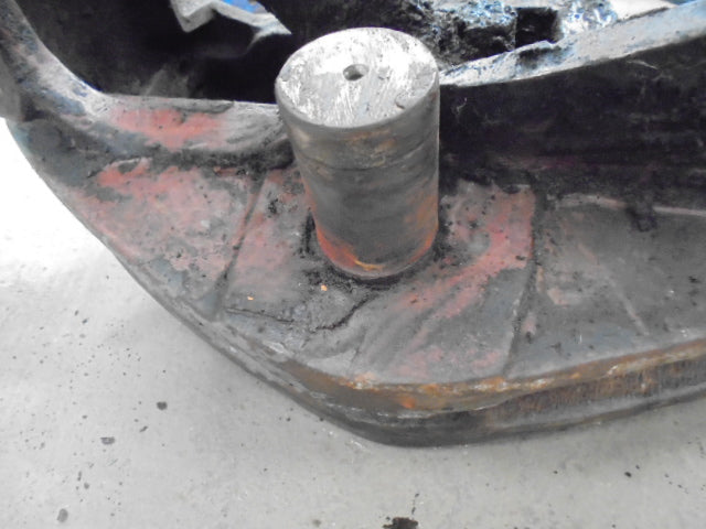 For FORD 5610 6610 7610 FRONT AXLE MOUNTING BOULSTER & STEERING ARM