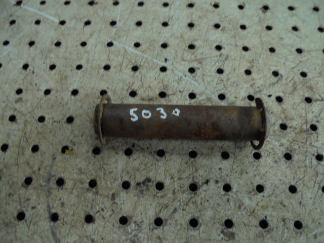 For FORD 5030 TOPLINK BRACKET TO REAR CASING PIN