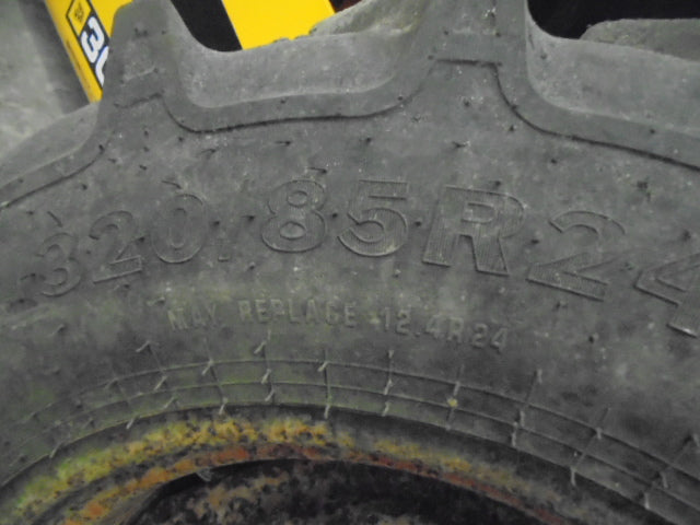 For DAVID BROWN 1490 1494 12.4 X 24 WHEEL & TYRE