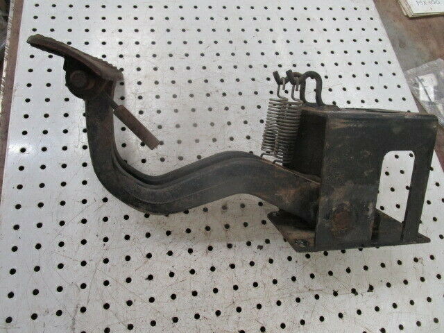 for, David Brown 1290 Brake Pedals & Box - Good original condition